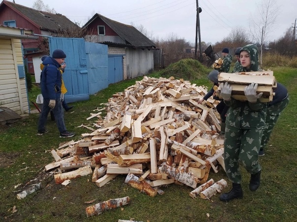 Помощь волонтеров.